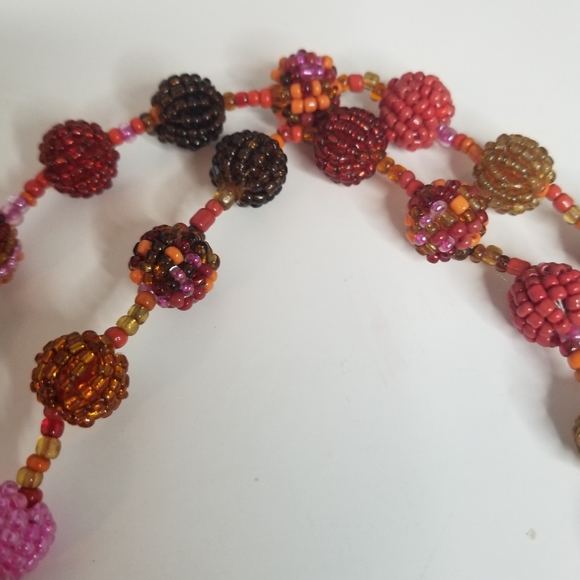 New About Color Beaded Necklace and Earrings - Picture 8 of 10